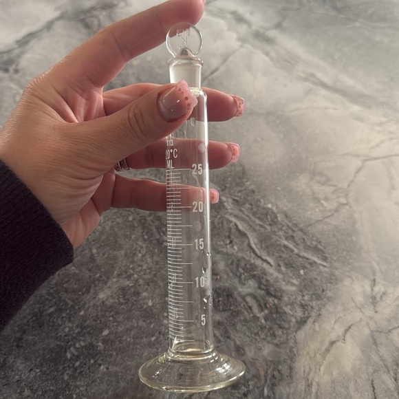 COPY - Pyrex 250 ml Graduated Mixing Cylinder with  13K Glass Pennyhead Stopper - Picture 1 of 12